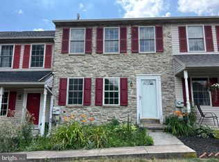 838 Knoll Dr, Mount Joy, PA 17552