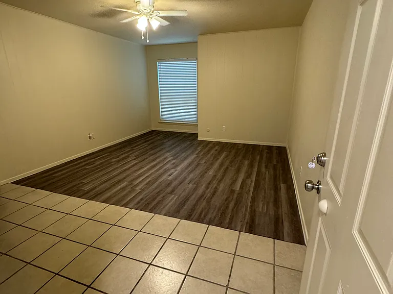 2500 W Hickory St #17 — Photo 2