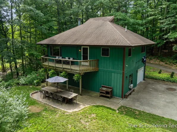 227 N 28th Ave, Mears, MI 49436