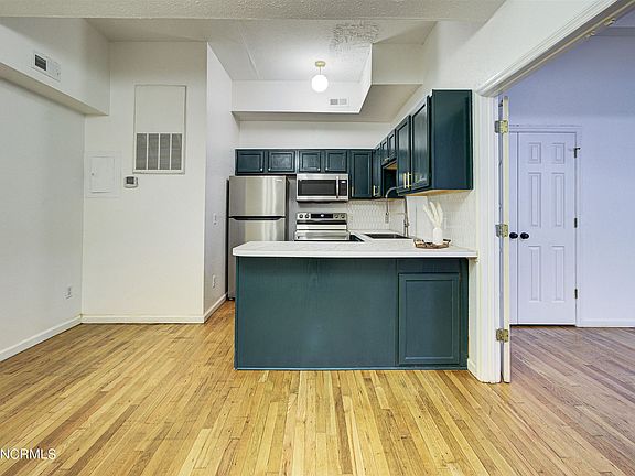 4th image of 304 N Front St APT A