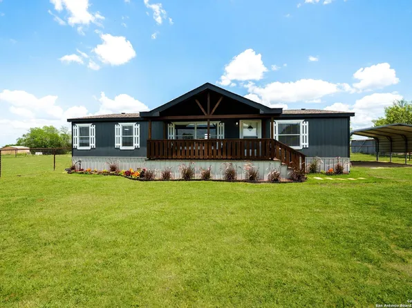 1988 County Road 357, La Vernia, TX 78121