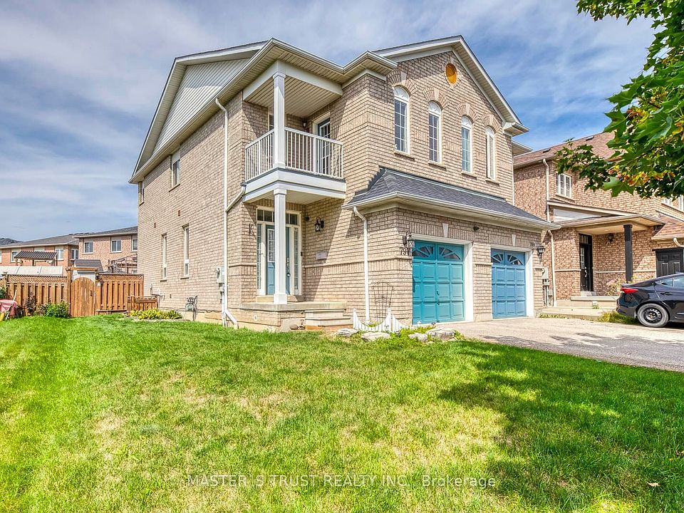 1st image of 797 Khan Cres