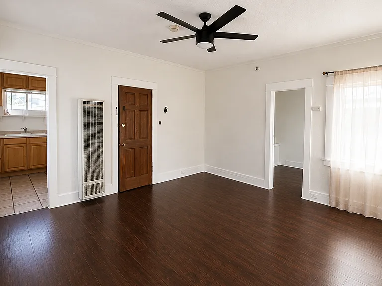 617 Lime Ave #C — Photo 5