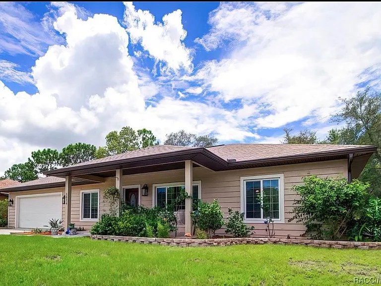 3074 W Hampshire Blvd — Photo 4