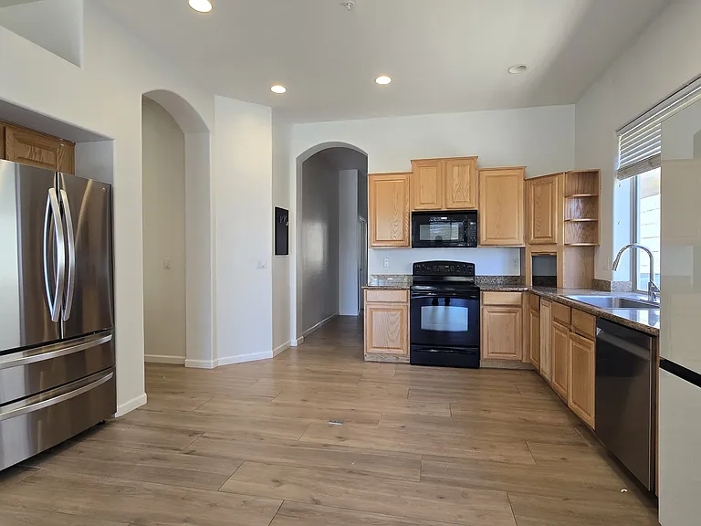 10335 E Rosemary Ln — Photo 10
