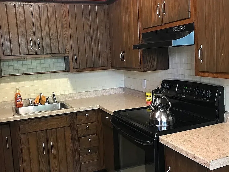 910 S Anderson St — Photo 7