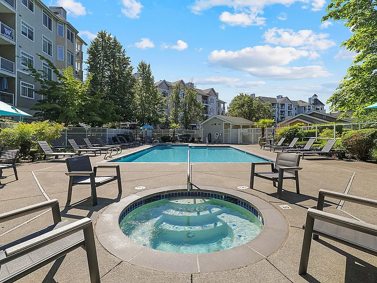 Pinnacle on Lake Washington — Photo 23