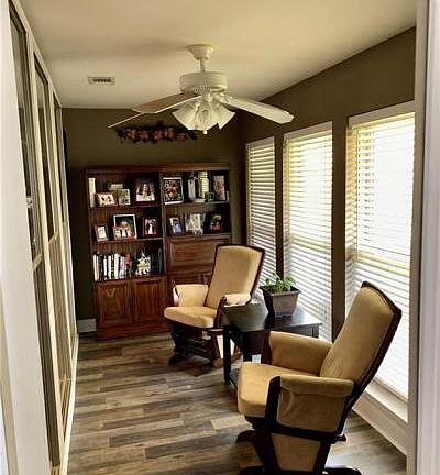 5th image of 331 Madewood Dr