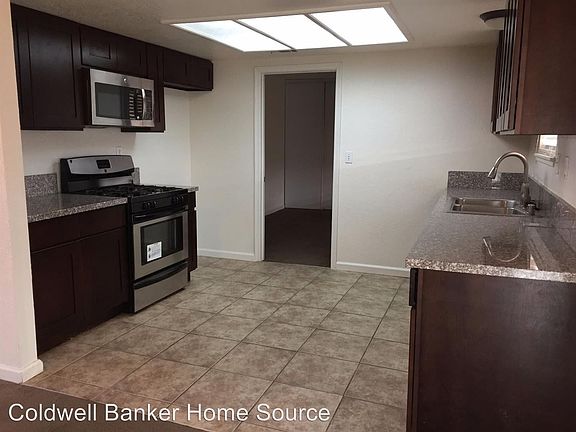 4th image of 16865 Manzanita St