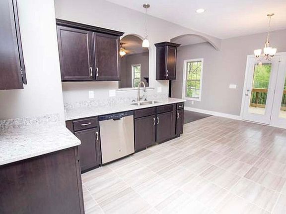 3rd image of 224 Fairview Ln