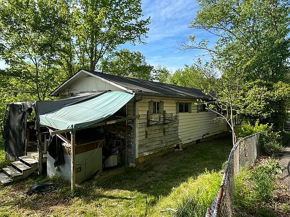 5th image of 824 River Divide Rd