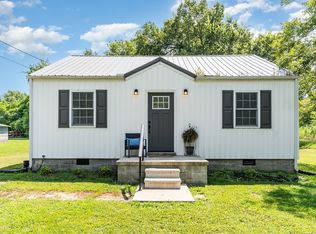 207 Merideth Ave, Waverly, TN 37185