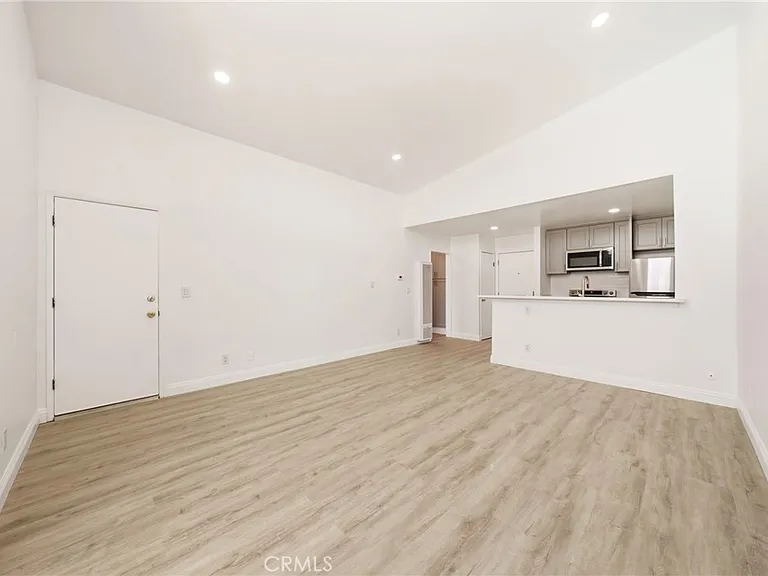 802 Coriander Dr #B — Photo 9