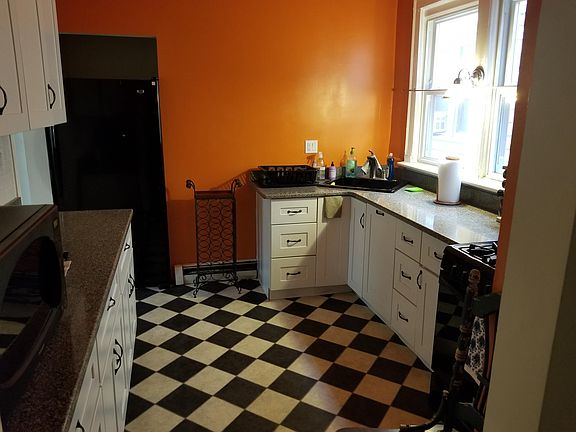 4th image of 277 Saint Pauls Ave #1