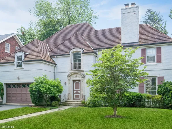 110 Robsart Rd, Kenilworth, IL 60043