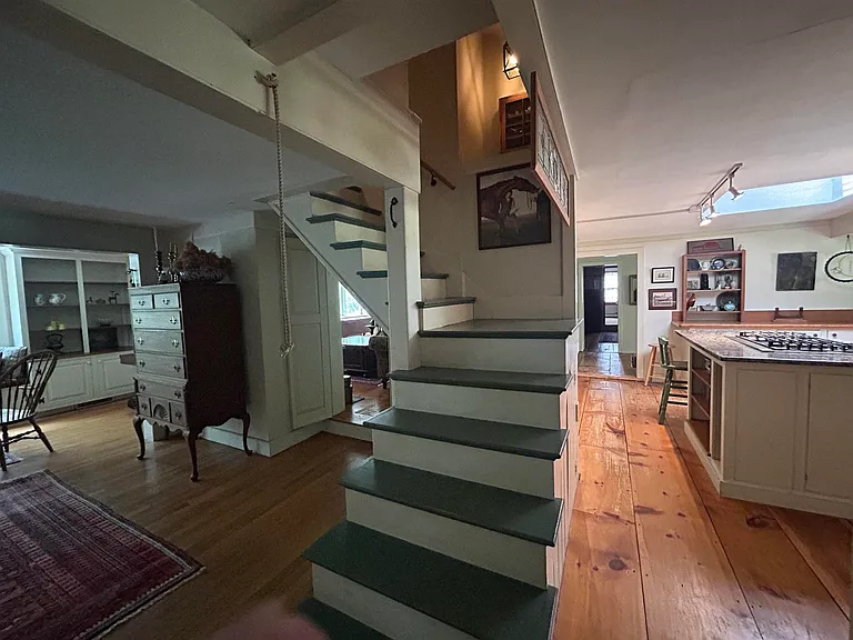 266 N Haverhill Rd — Photo 11