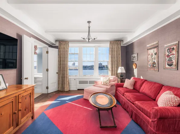 33 Riverside Drive image 7 of 18