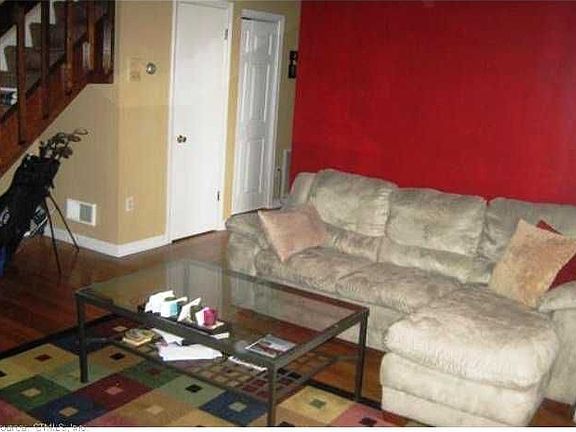 4th image of 63 Fountain St