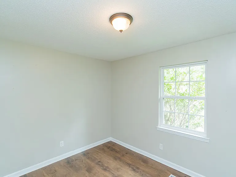 37 Anderson Rd — Photo 12