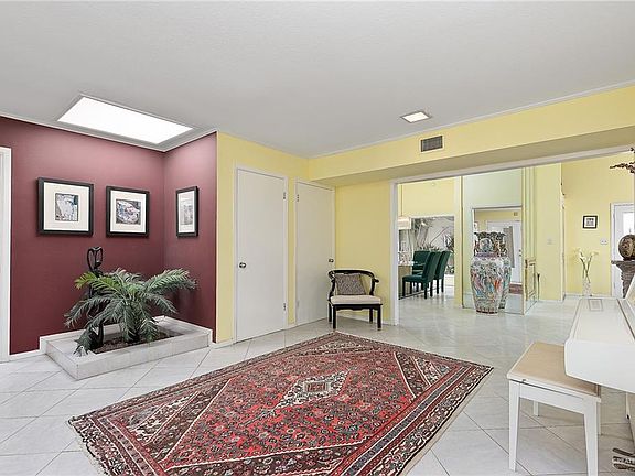 3rd image of 2916 Lake Shore Dr