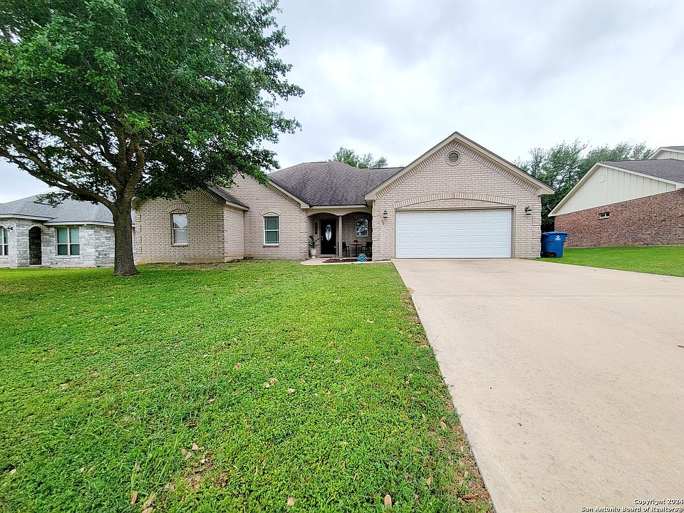 1st image of 104 Parkcrest