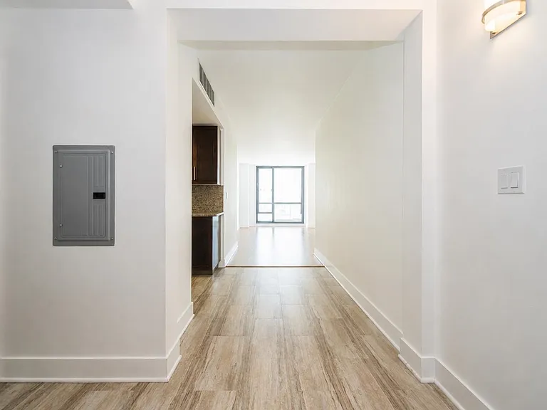 253 Washington St #602 — Photo 5