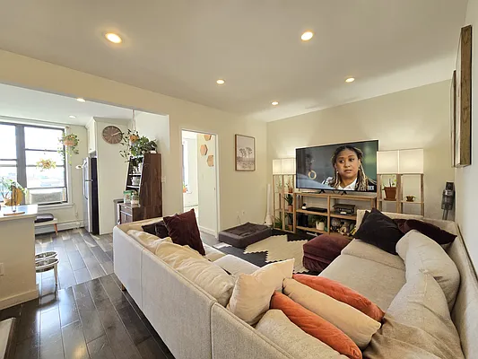 Rented by Corcoran | media 14