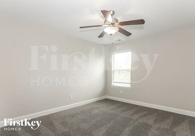 2115 Farmdale Ct — Photo 12