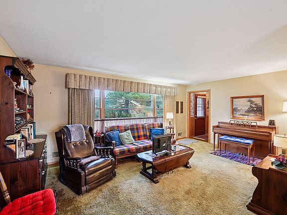 5th image of 18701 S Ln