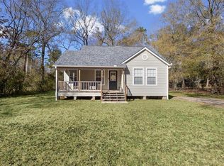 410 Hillcrest St, Rose Hill Acres, TX 77657