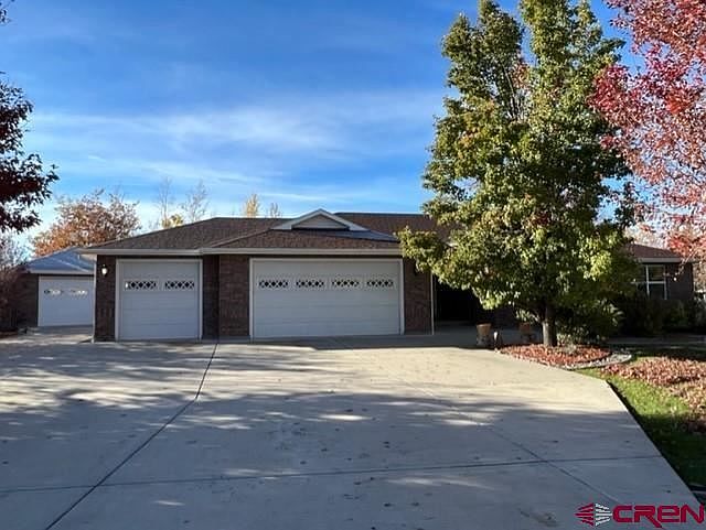 1st image of 1012 Laurel Ln