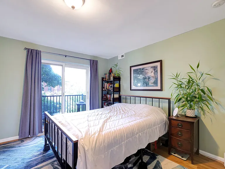 1411 Massachusetts Ave SE #6 — Photo 17