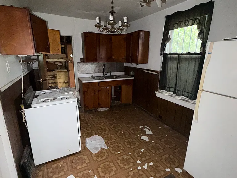 5619 Janet Ave — Photo 6