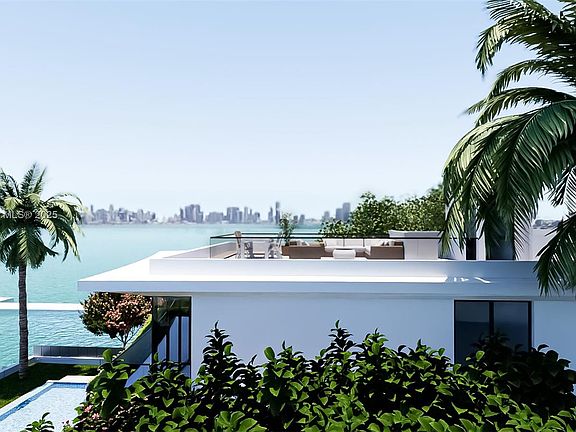 3rd image of 1560 Bay Dr