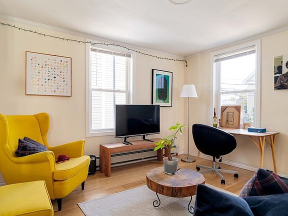 3rd image of 47 Dane St