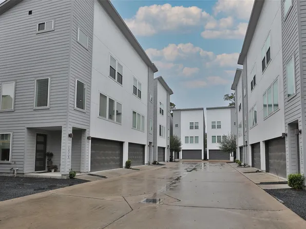 4815 Martin Oaks Ln, Houston, TX 77018