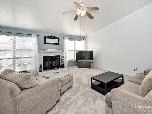 3rd image of 4712 Vista Dr