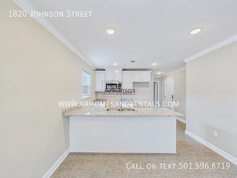 1820 Johnson St — Photo 4
