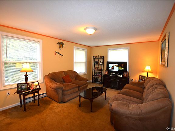 3rd image of 36 Village Circle E
