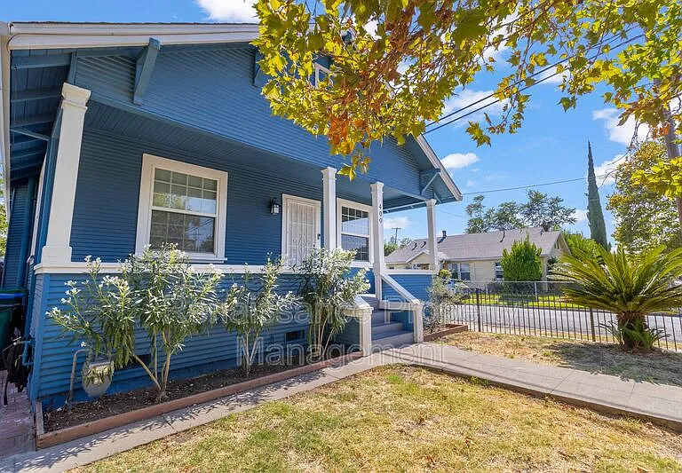 400 E Ellis St — Photo 8