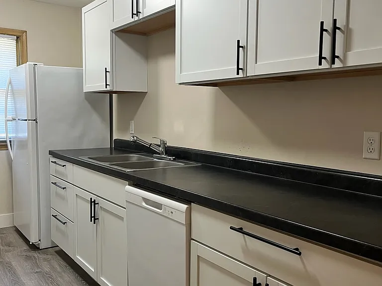 5542 W Adams St — Photo 2