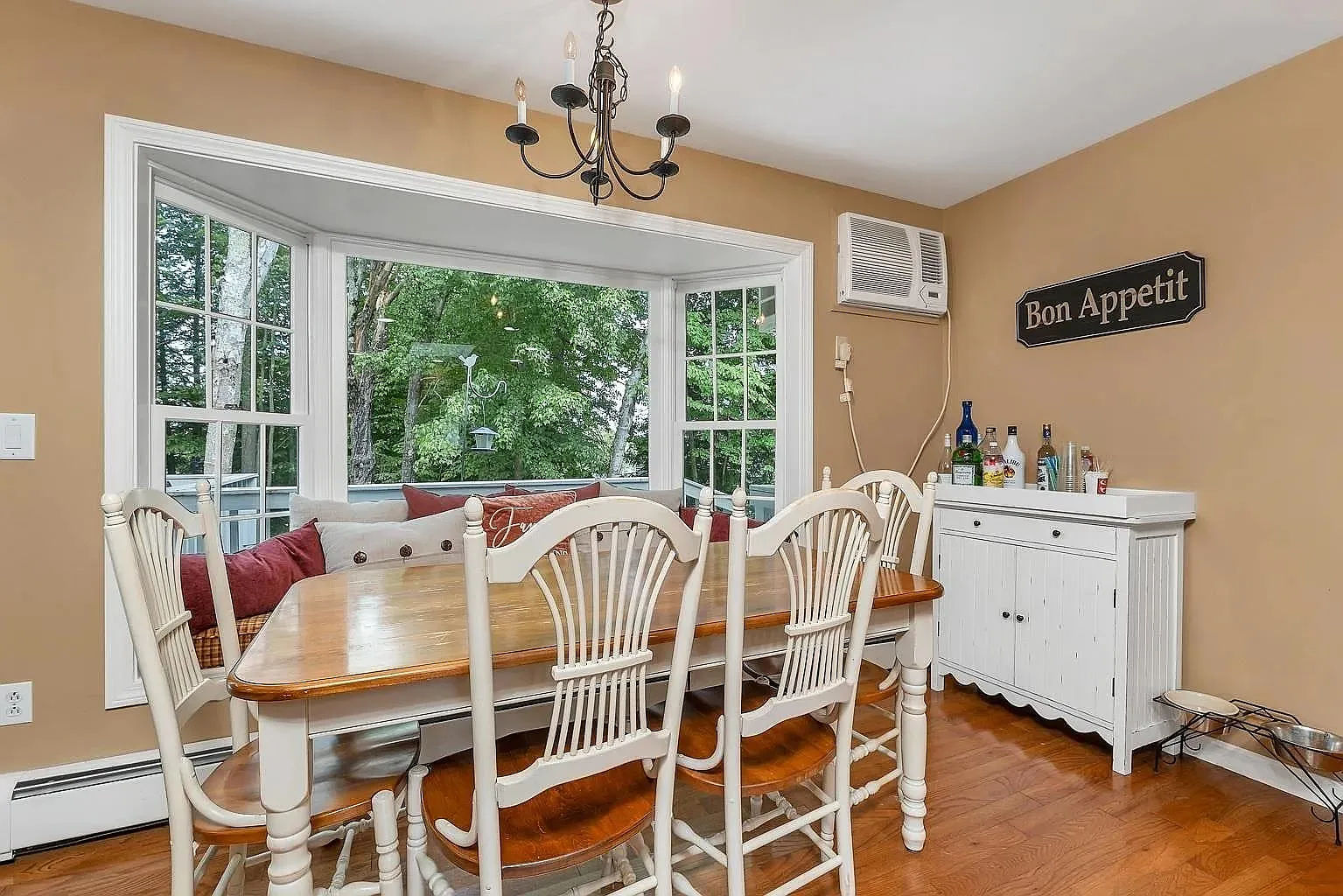 3 bed, 2.5 bath, 2404 sqft, $3,000 — Photo 4