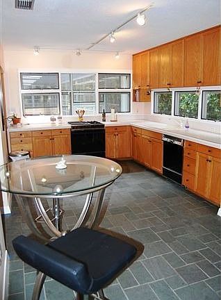 5th image of 1716 Golf Terrace Dr