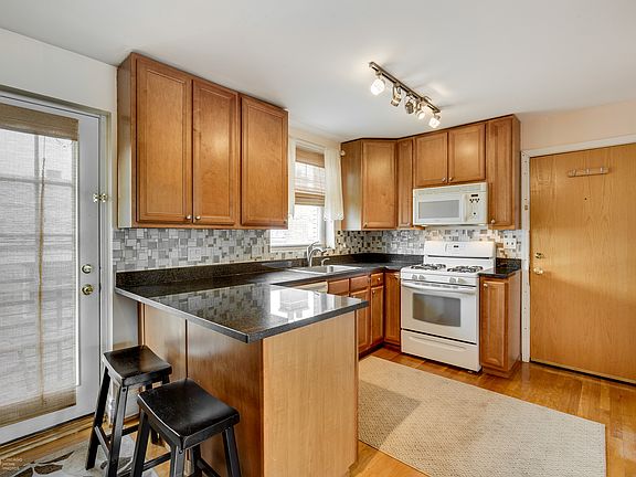 4th image of 6046 N Francisco Ave APT 3E