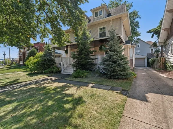 11729 Clifton Blvd, Lakewood, OH 44107