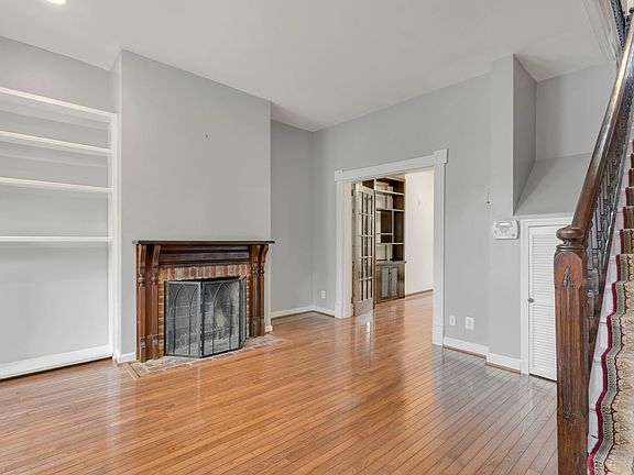 2nd image of 310 9th St NE #A