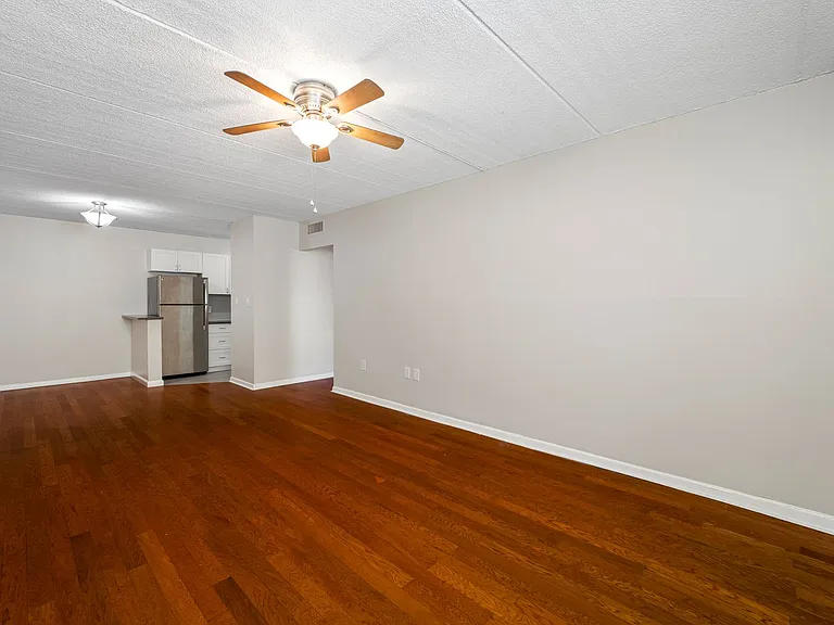 3211 W De Leon St — Photo 20