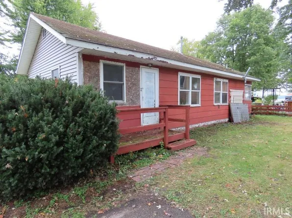 5452 S Elm St, Knox, IN 46534