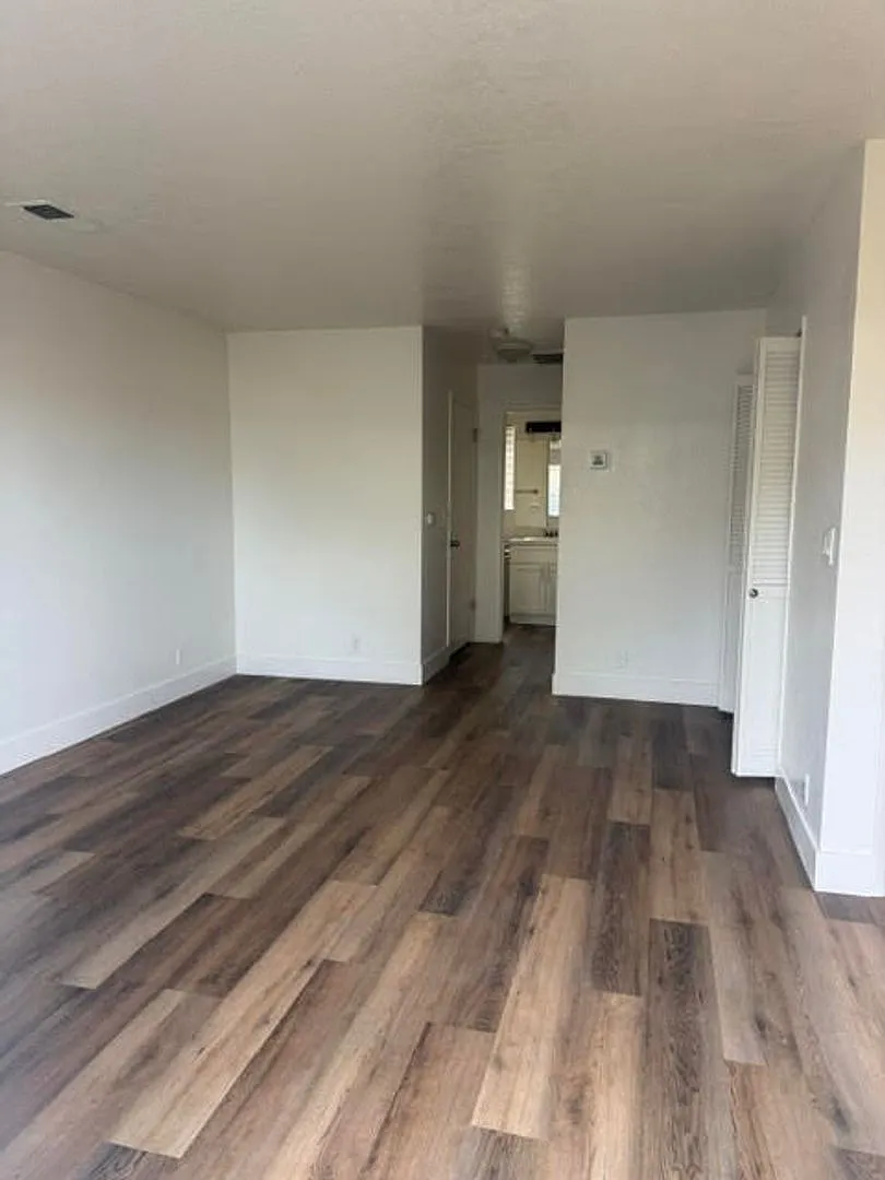 Beautiful Triplex in Ripon! — Photo 2