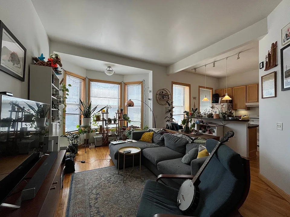 624 E Ogden Ave